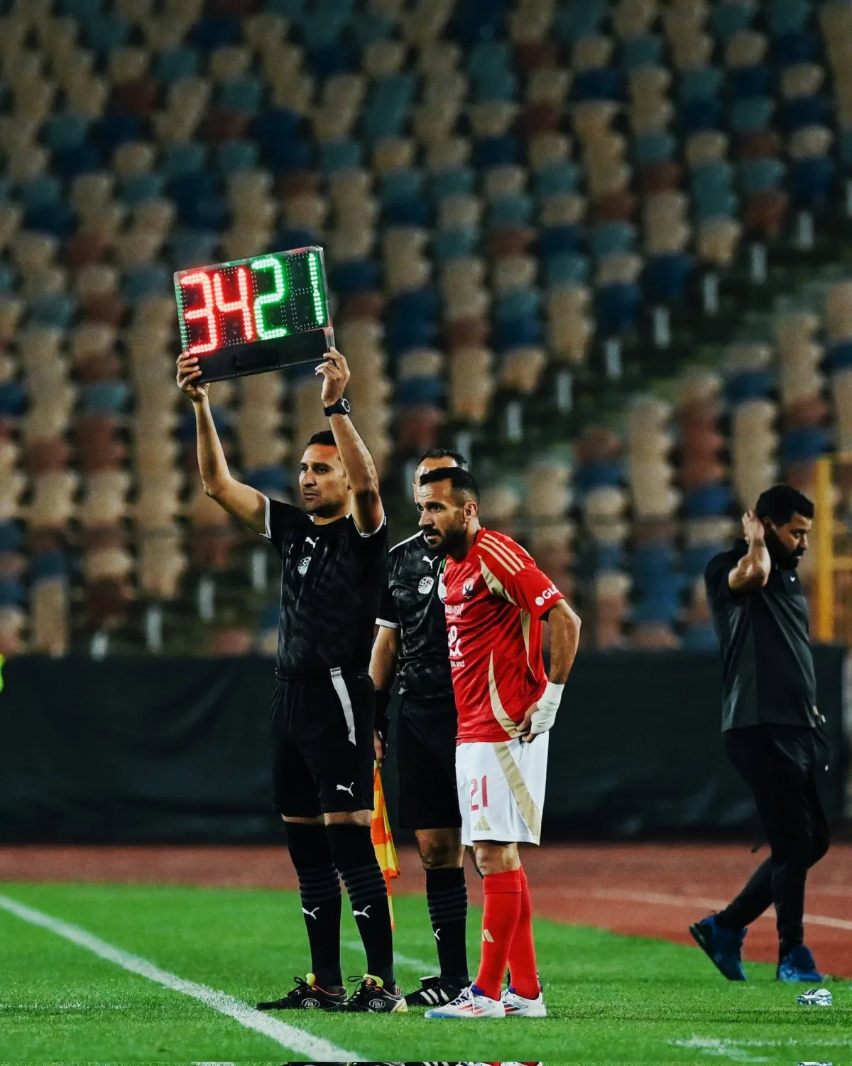 رسمياً… علي معلول يودع الأهلي المصري