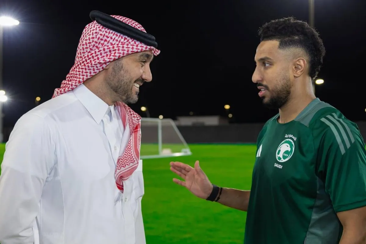 الفيصل يحفز لاعبي الأخضر… وأستراليا تتأهب بـ«اللياقة»