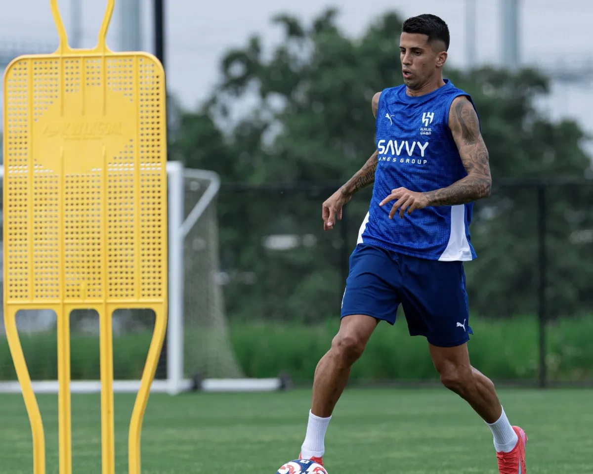 الهلال يقص شريط تحضيراته في واشنطن ويستعيد كانسيلو