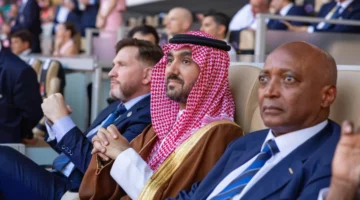 الفيصل يشهد افتتاح كأس العالم للأندية