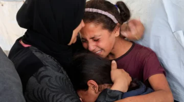 «صحة غزة» تحذر من انهيار الخدمات الطبية وسط استمرار القصف والإخلاءات