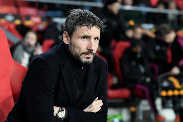 فان بوميل يقترب من تدريب بارما