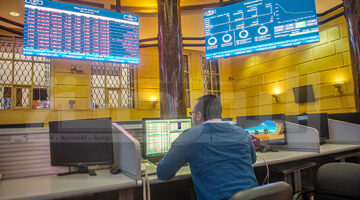 البورصة تقلص خسائرها منتصف التعاملات وتتراجع بنسبة 5.8%