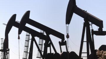 صعود النفط بأكثر من 4% .. وبرنت يقترب من مستوى 70 دولاراً