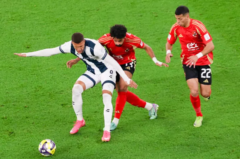 لاعب باتشوكا: الأهلي يلعب على أعلى مستوى