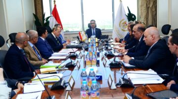 اتخاذ الإجراءات اللازمة لتأمين احتياطي استراتيجي آمن من السلع