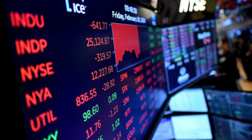 تراجع الأسهم الأمريكية بنحو 1%.. وداو جونز يفقد حوالي 770 نقطة