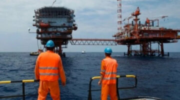 صدمة مدوية للسعودية والإمارات .. اكتشاف أكبر بئر نفطي في هذة الدولة العربية يشعل الشرق الأوسط … سكانها هيعدوا الفقر خلاااااااص  الاكتشافات الوحيدة التي