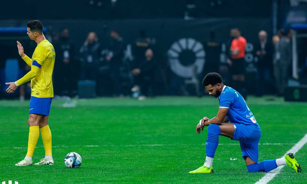 شائعات النصر تتبدد.. علي البليهي يواصل مسيرته الزرقاء مع الهلال