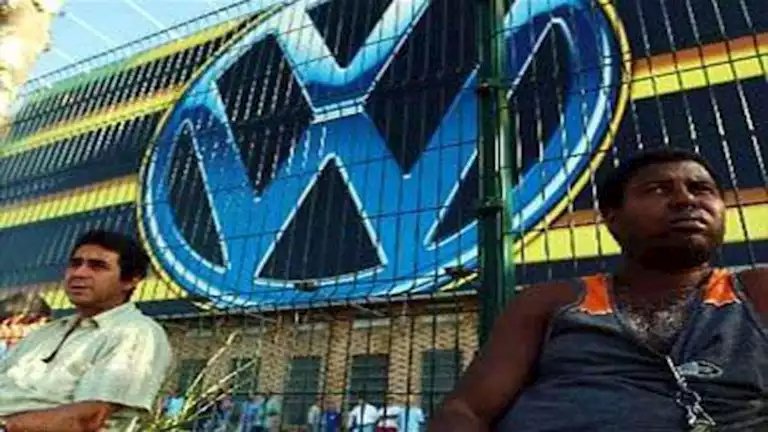 برغم أزمتها.. فولكس فاجن تعلن دعم عمالها بنحو 75 ألف جنيه