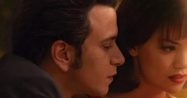 رانيا يوسف تستكشف في متحف البراءة غموض الرومانسية وجاذبية المكانة