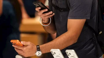 مد إعفاء هواتف المصريين بالخارج لـ 120 يوما.. ماذا يعنى القرار؟