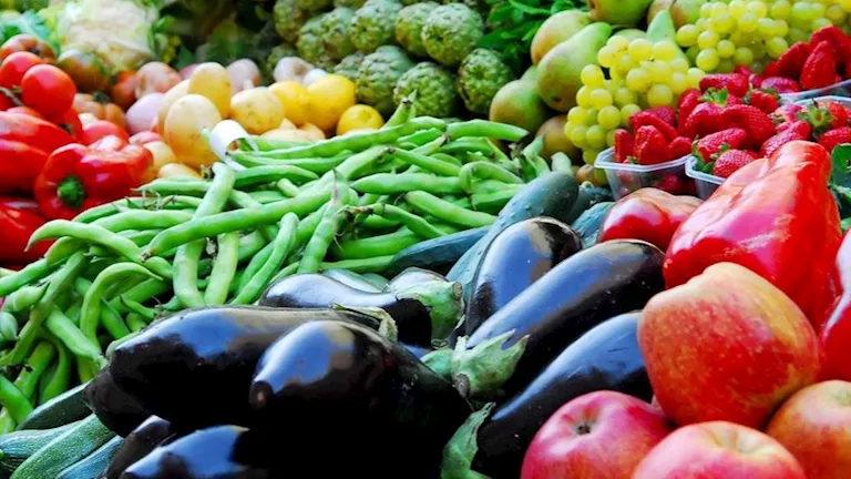 أسعار الخضروات والفاكهة في سوق العبور اليوم.. 11 جنيها لكيلو البطاطس