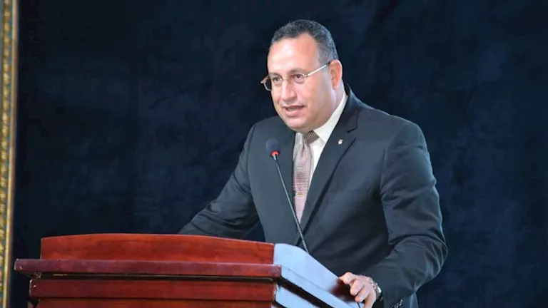 وزير التعليم العالي: رفع درجة الاستعداد القصوى بالمستشفيات الجامعية