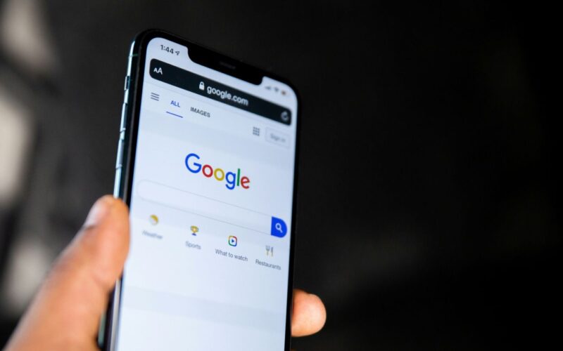 نقلة نوعية في تجربة البحث.. جوجل تطلق البحث الحي عالمياً بالصوت والصورة