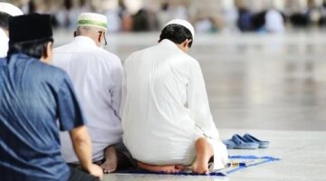 توقيت أذان العشاء.. مواقيت الصلاة غدا السبت 4 أبريل 2026