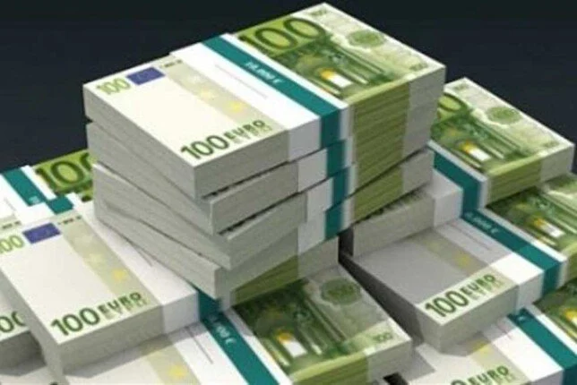 سعر اليورو اليوم الخميس 26 مارس 2026.. بكام في البنك المركزي؟