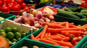 أسعار الخضروات والفاكهة في سوق العبور اليوم.. صعود الطماطم