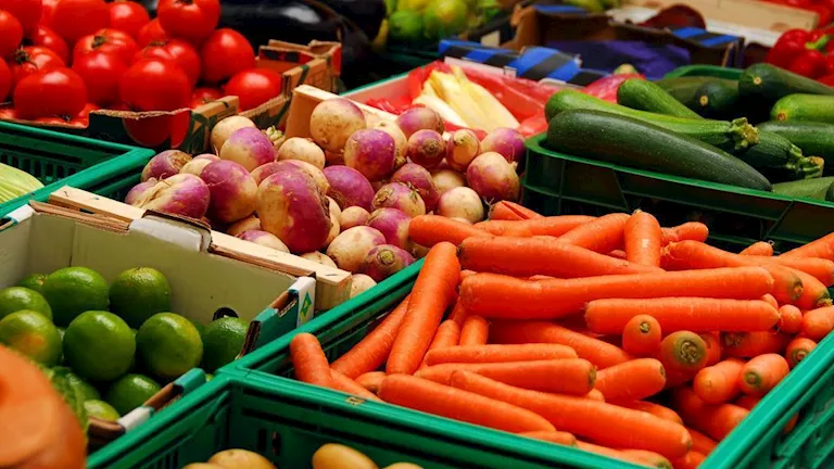 أسعار الخضروات والفاكهة في سوق العبور اليوم.. صعود الطماطم