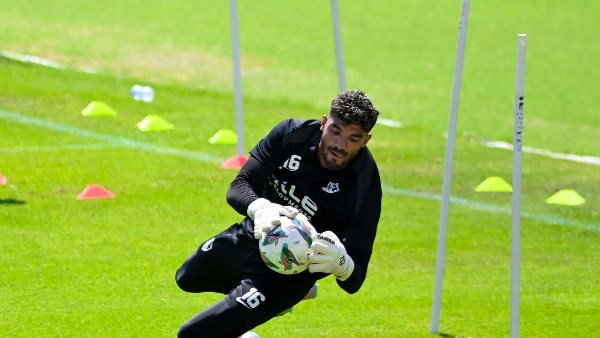 رقم قياسي سلبي لم يعهده التاريخ لمحمد صبحي.. شاهد