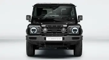 ساعة إينيوس غرينادير بلاك إيديشن 2026 الجديدة: إنها هنا لتثبت لك أن الأسود هو لون المقاومة الجديد