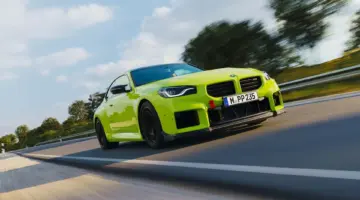 سيارة BMW M2 الجديدة المزودة بمجموعة M Performance Track Kit: عندما يرتدي سائق متهور قميص سباق ويتوجه إلى صالة الألعاب الرياضية