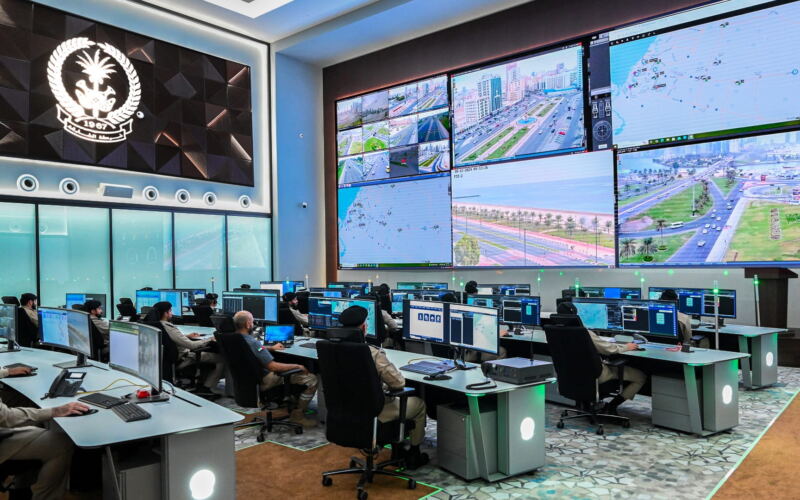 شرطة الشارقة تتعامل بمهنية مع 40 ألف مكالمة خلال المنخفض الجوي