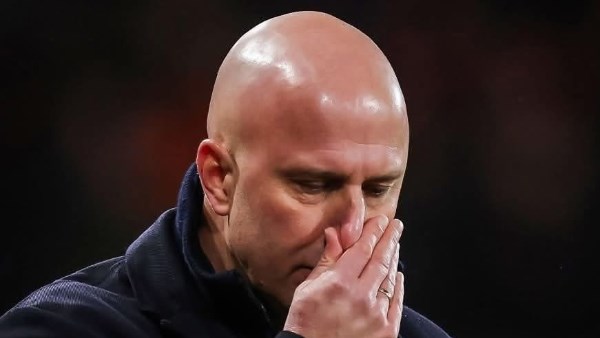 ليفربول يقرر التخلي عن سلوت ويقترب من تعيين تشابي ألونسو