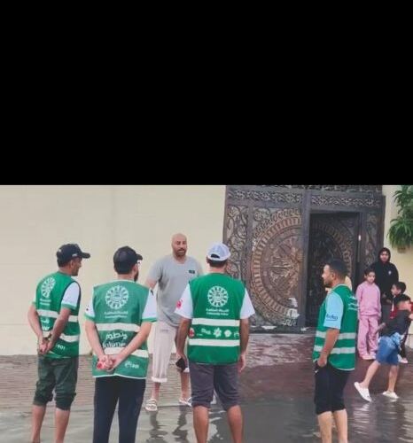 متطوعو مبادرة “الشرطي جارك” يساندون جهود الجهات الحكومية خلال تأثيرات المنخفض الجوي