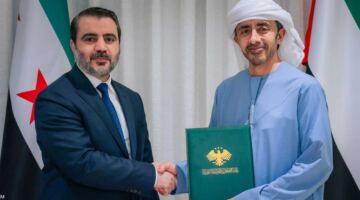 محمد بن زايد يتلقى رسالة من الشرع تسلمها عبد الله بن زايد.