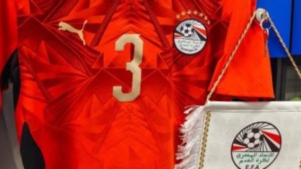 محمد هاني يرتدي شارة قيادة منتخب مصر أمام إسبانيا