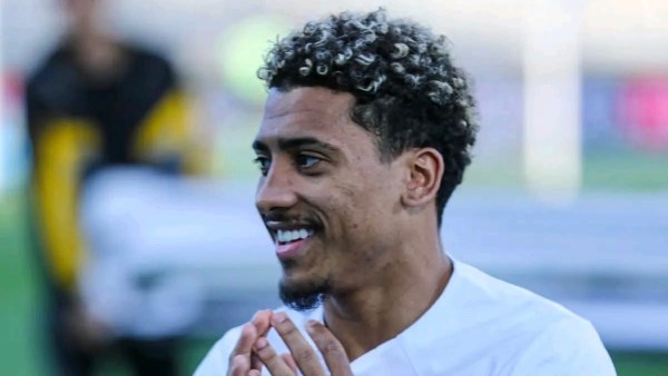 أخطر جناح في مصر.. مينا ماهر يمتدح خوان بيزيرا أمام المصري البورسعيدي