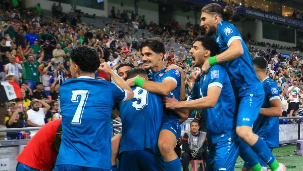 أسود الرافدين.. شوبير يبارك لمنتخب العراق بعد التأهل لكأس العالم