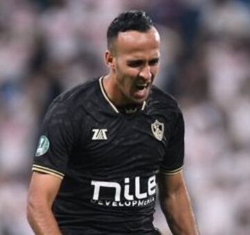 أيمن يونس: ناصر منسي أسطورة.. وبيذكرني بفان باستن