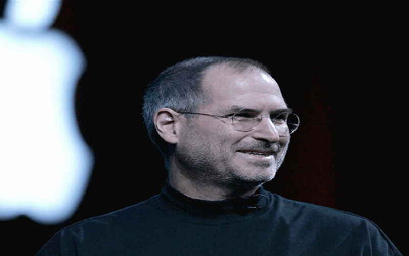 إصدار هاتف آيفون فاخر يحمل توقيع وإرث ستيف جوبز