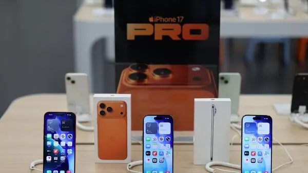 ابتكار مدهش يعيد “Lightning” إلى آيفون 17 برو