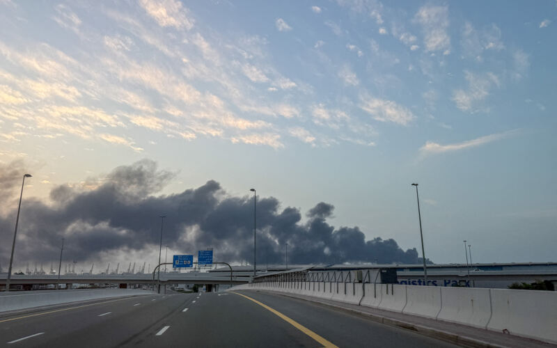 استهدافات الخليج.. أضرار في دبي وتحذيرات بالبحرين والسعودية | أخبار