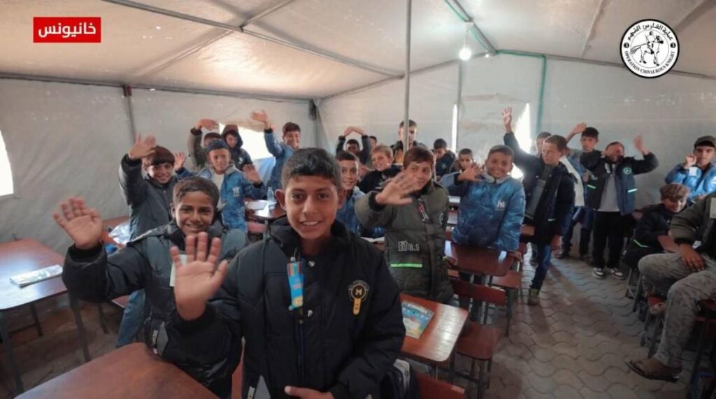 «الفارس الشهم 3» تُوزّع 13 ألف طرد إغاثي لأهالي غزة