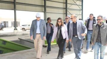 تمهيدًا للتشغيل الرسمي.. منال عوض تتفقد أضخم مجمع لمعالجة المخلفات بالعاشر من رمضان