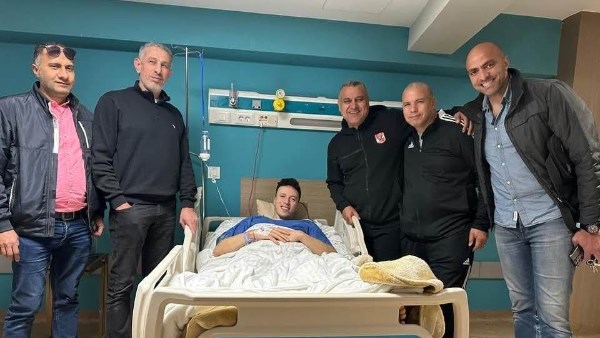 جراحة ناجحة لسيف عابد بعد إصابة الصليبي.. ونجم الأهلي والمنتخب يبدأ رحلة العودة