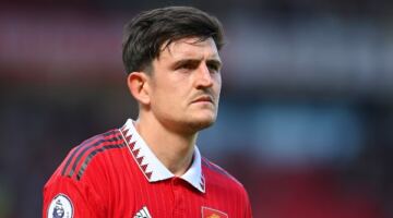 مانشستر يونايتد يُحصّن دفاعه.. تمديد عقد هاري ماجواير حتى 2027