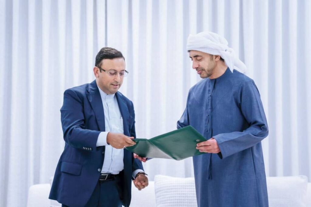 محمد بن زايد وترامب يناقشان تطورات الأوضاع في المنطقة