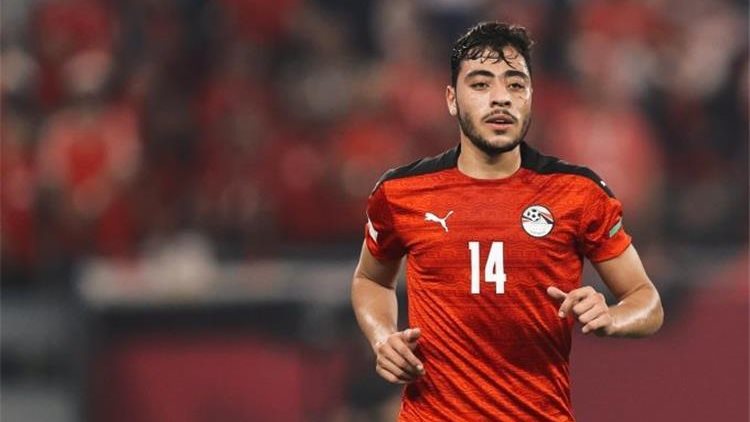 مستجدات محاولات الأهلي لاستعادة أكرم توفيق في ميركاتو الصيف