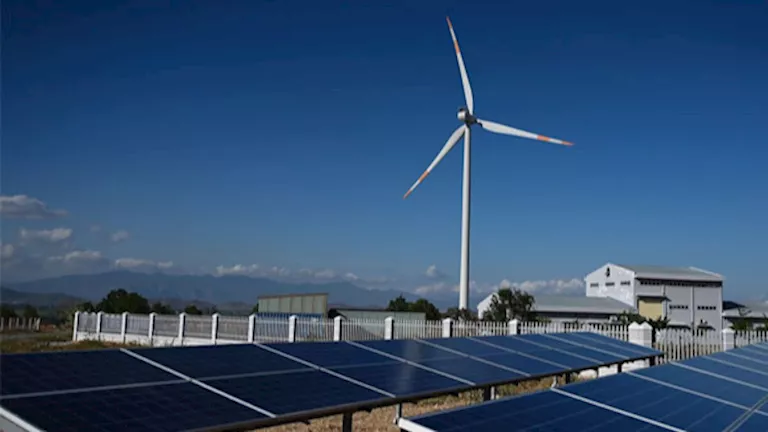 “واديكو” تُنشئ محطة طاقة شمسية بأسوان لدعم التعدين الأخضر.