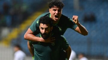 أحمد حسن مكي: موقف الاتحاد السكندري صعب بالدوري وضغط المباريات وراء تراجع النتائج
                                                
                                                
                                                    19/05/2026 06:52 ص
                                                
                                                
                                                    أكد أحمد حسن مكي مدرب فريق الاتحاد السكندري، أن موقف الفريق أصبح معقدًا في جدول ترتيب الدوري، في ظل تراجع النتائج خلال الفترة الأخيرة.