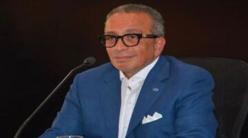 أخطأت وأعتذر للجميع.. عمرو الجنايني يخرج عن صمته بعد تصريحه ولو كره الكافرون
                                                
                                                
                                                    21/05/2026 04:35 م
                                                
                                                
                                                    أكد عمرو الجنايني، عضو لجنة الاستثمار بنادي الزمالك، أن تصريحاته التي أدلى بها عقب تتويج الفريق بلقب الدوري المصري الممتاز تم فهمها بشكل…