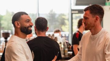 أرني سلوت: جماهير أنفيلد صنعت ليلة خاصة لصلاح وروبرتسون                                                                                                                                                    25/05/2026 01:24 م                                                                                                                                                    تحدث الهولندي أرني سلوت، المدير الفني لليفربول، عن الأجواء العاطفية التي صاحبت وداع محمد صلاح وأندرو روبرتسون