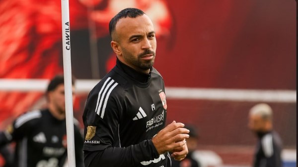 محمد فاروق: انقسام داخل الأهلي بشأن محمد مجدي أفشة
                                                
                                                
                                                    01/06/2026 10:15 ص
                                                
                                                
                                                    كشف الإعلامي محمد فاروق عن تطورات مستقبل محمد مجدي أفشة لاعب الفريق الأول لكرة القدم والذي عاد إلى القلعة الحمراء بعد انتهاء إعارته لنادي الاتحاد السكندري.