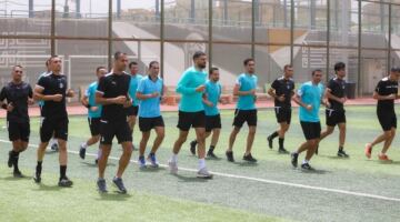 اتحاد الكرة يجري تدريبا عمليا ونظريا لحكام دوري نايل
                                                
                                                
                                                    17/05/2026 04:42 م
                                                
                                                
                                                    أجرت لجنة الحكام الرئيسية بالاتحاد المصري لكرة القدم، برئاسة أوسكار رويز، تدريباً عملياً ونظرياً، اليوم، الأحد