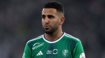 استبعاد رياض محرز من مباراة الأهلي السعودي والخليج .. الليلة 20/05/2026 05:53 م قرر الألماني ماتياس يايسله، المدير الفني لفريق الأهلي السعودي، استبعاد الثلاثي روجر إيبانيز ورياض محرز وفرانك كيسيه من مواجهة الخليج في الجولة الأخيرة من الدوري السعودي، وفقا لما ذكرته صحيفة الرياضية
